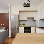 Apartamento Bemowo Air-conditioned With Balcony By Renters