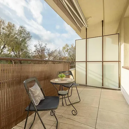 Bemowo Air-conditioned With Balcony By Renters Appartement