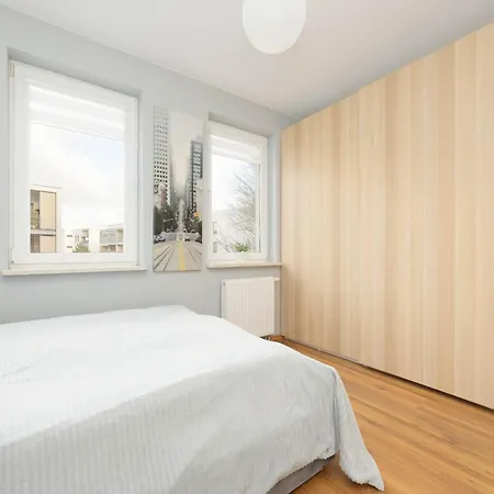 Bemowo Air-conditioned With Balcony By Renters *