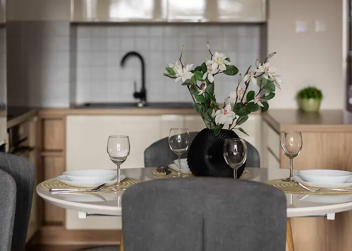 아파트 Bemowo Air-conditioned With Balcony By Renters 바르샤바