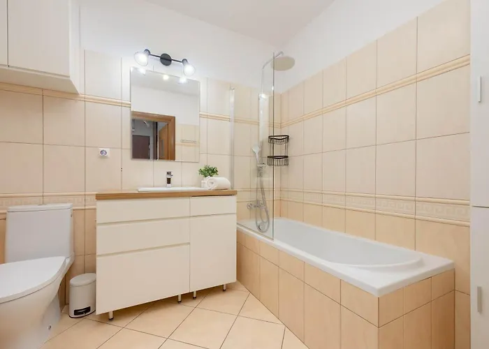 Bemowo Air-conditioned With Balcony By Renters 바르샤바